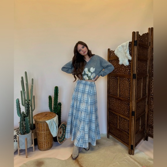 Western Gold Farmer Maxi Skirt - Picture 3 of 8